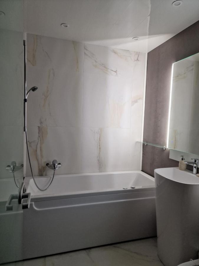 וארנה Marsselis Luxe Port Apartment מראה חיצוני תמונה